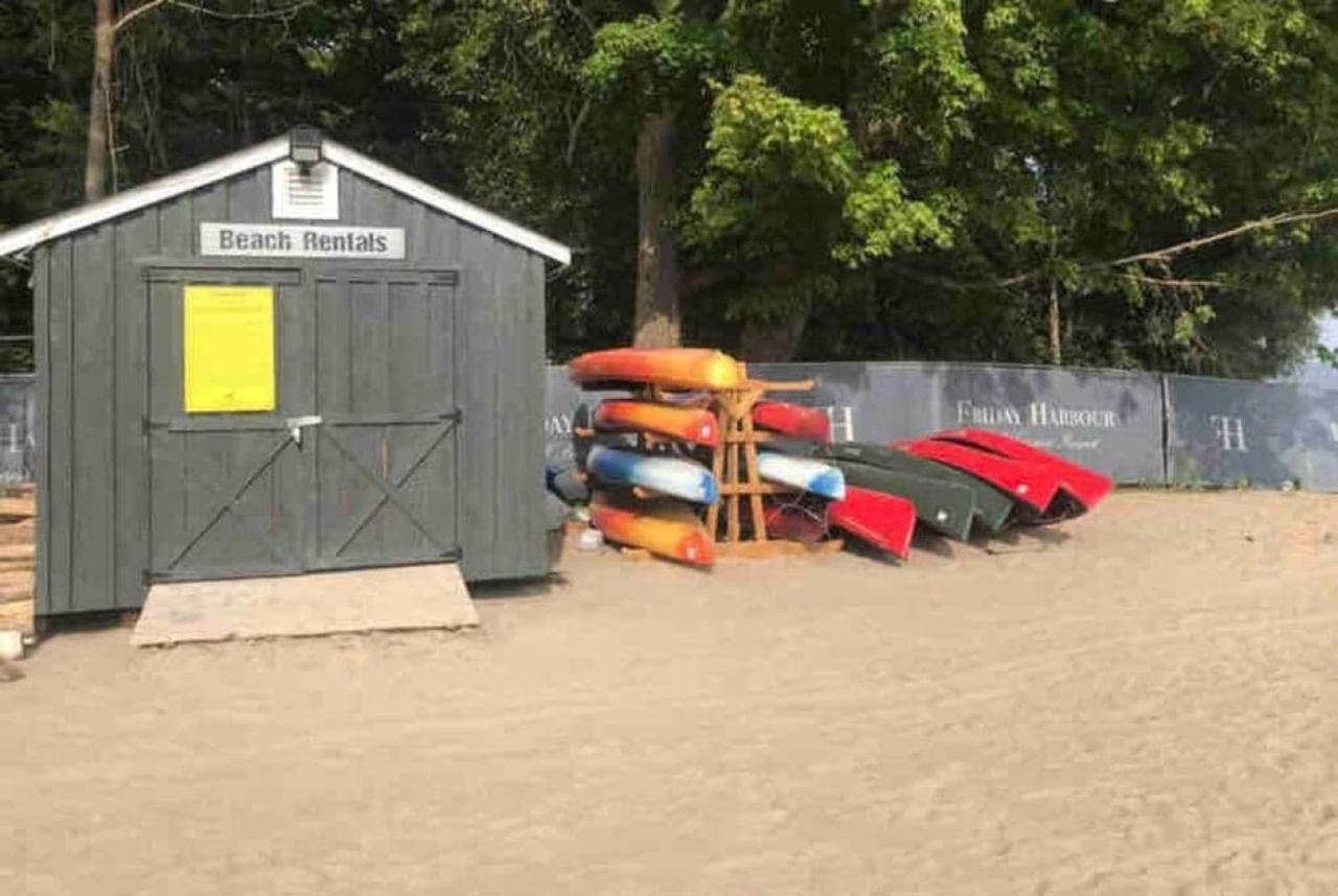 Stunning Stayz At Friday Harbour Beach Marina Resort Lake Simcoe Innisfil Exterior photo