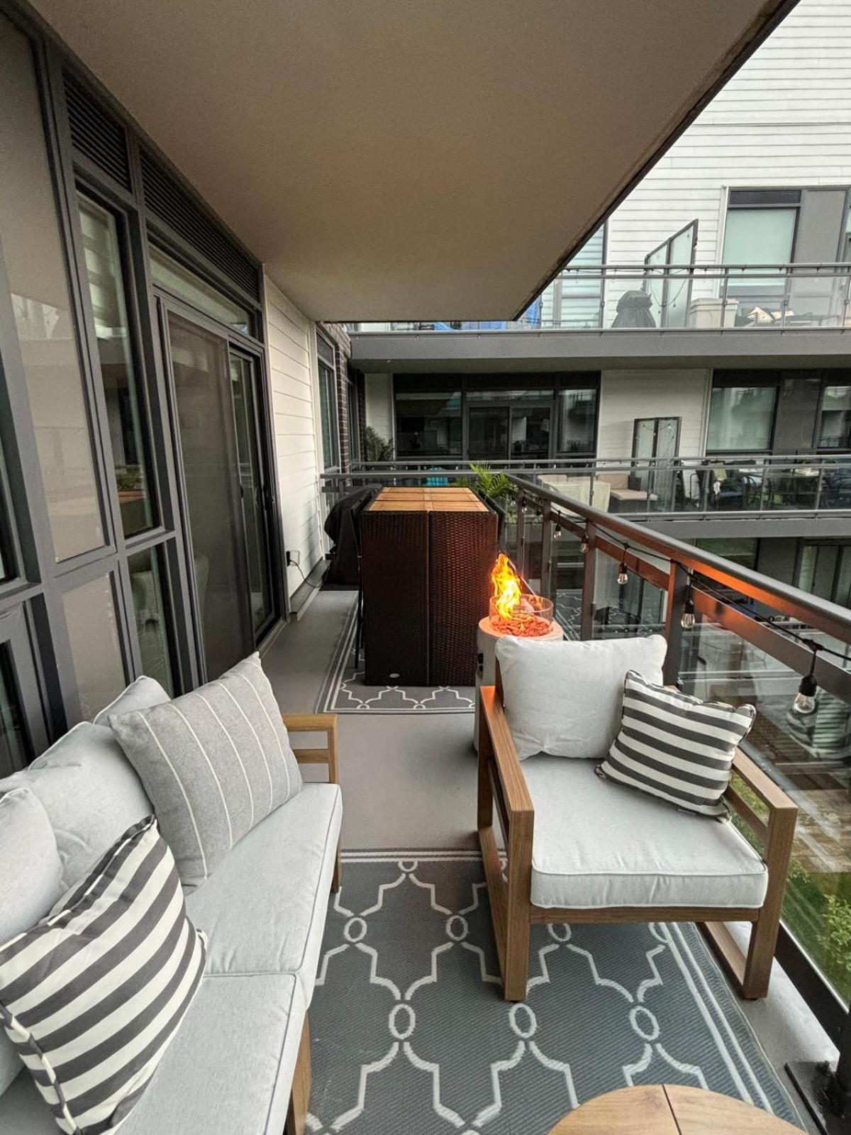 Stunning Stayz At Friday Harbour Beach Marina Resort Lake Simcoe Innisfil Exterior photo